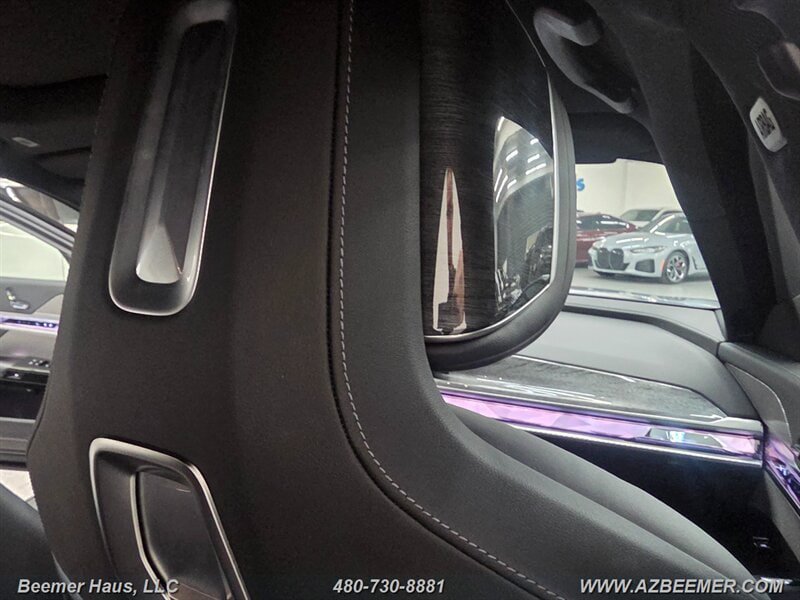 Used 2024 BMW i7 xDrive60 w/ M Sport Package RWD image 32