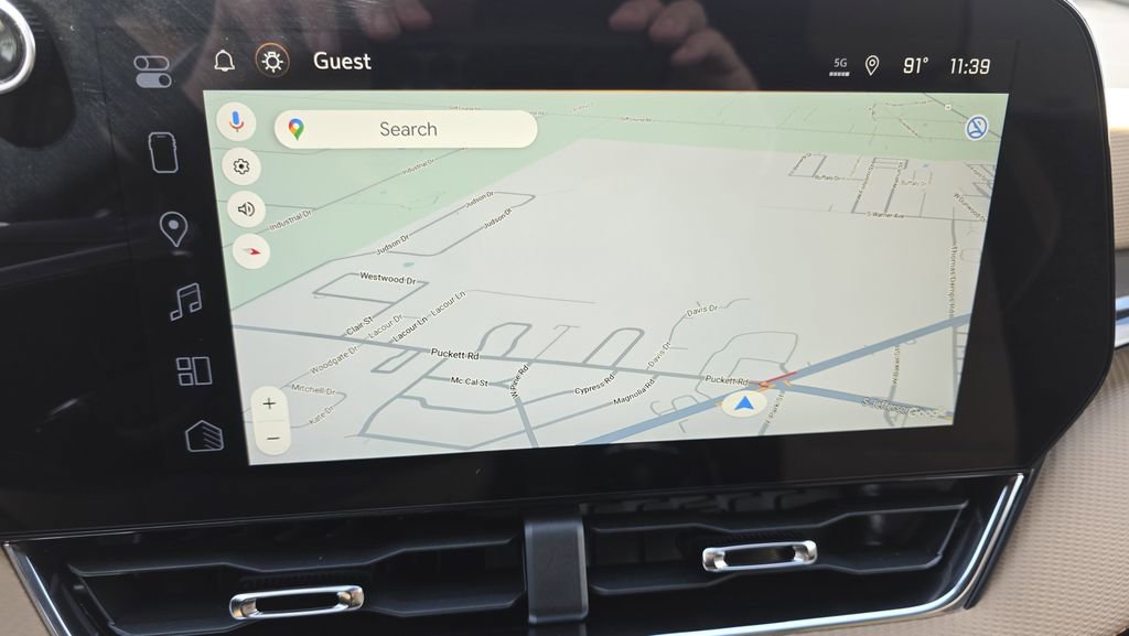 New 2026 Chevrolet Equinox ACTIV w/ LPO, Floor Liner Package image 21