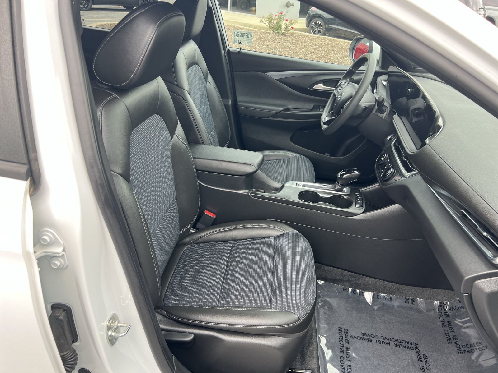 Used 2024 Buick Envista Preferred FWD image 24