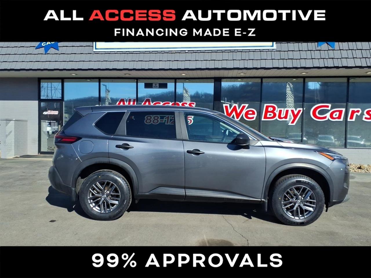 Used 2023 Nissan Rogue S image 1