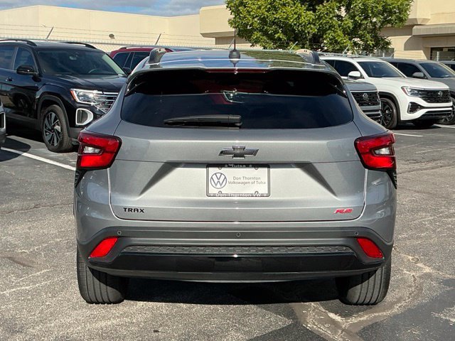 Used 2025 Chevrolet Trax RS w/ Driver Confidence Package FWD image 4