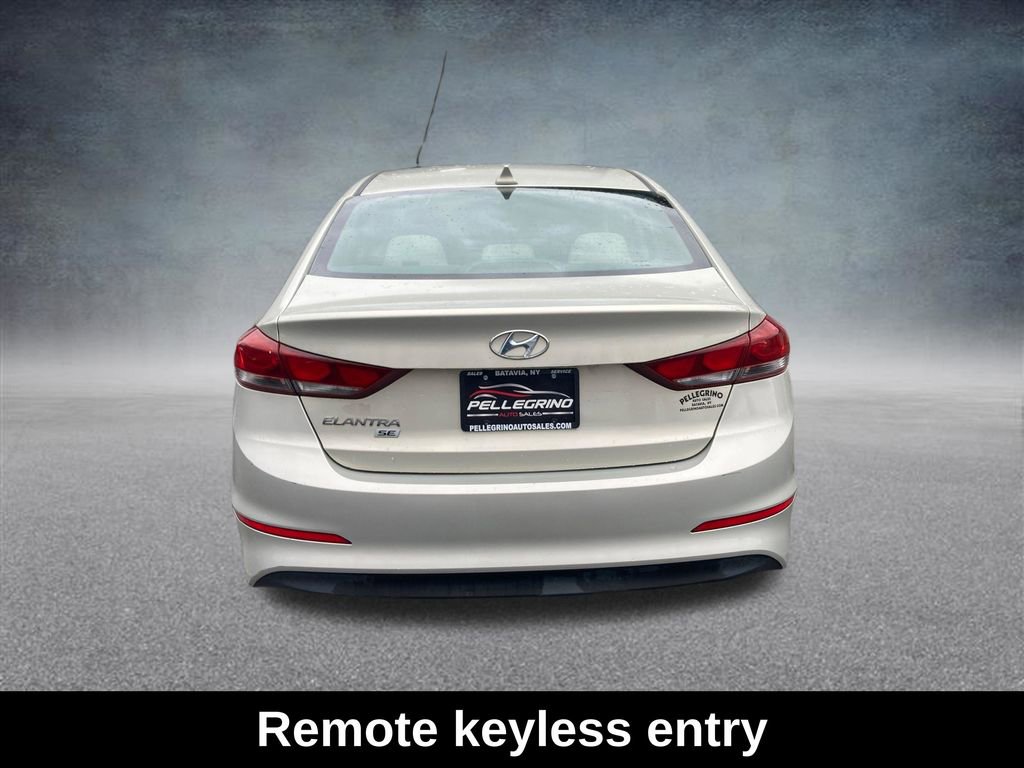 Used 2017 Hyundai Elantra SE w/ Cargo Package image 5