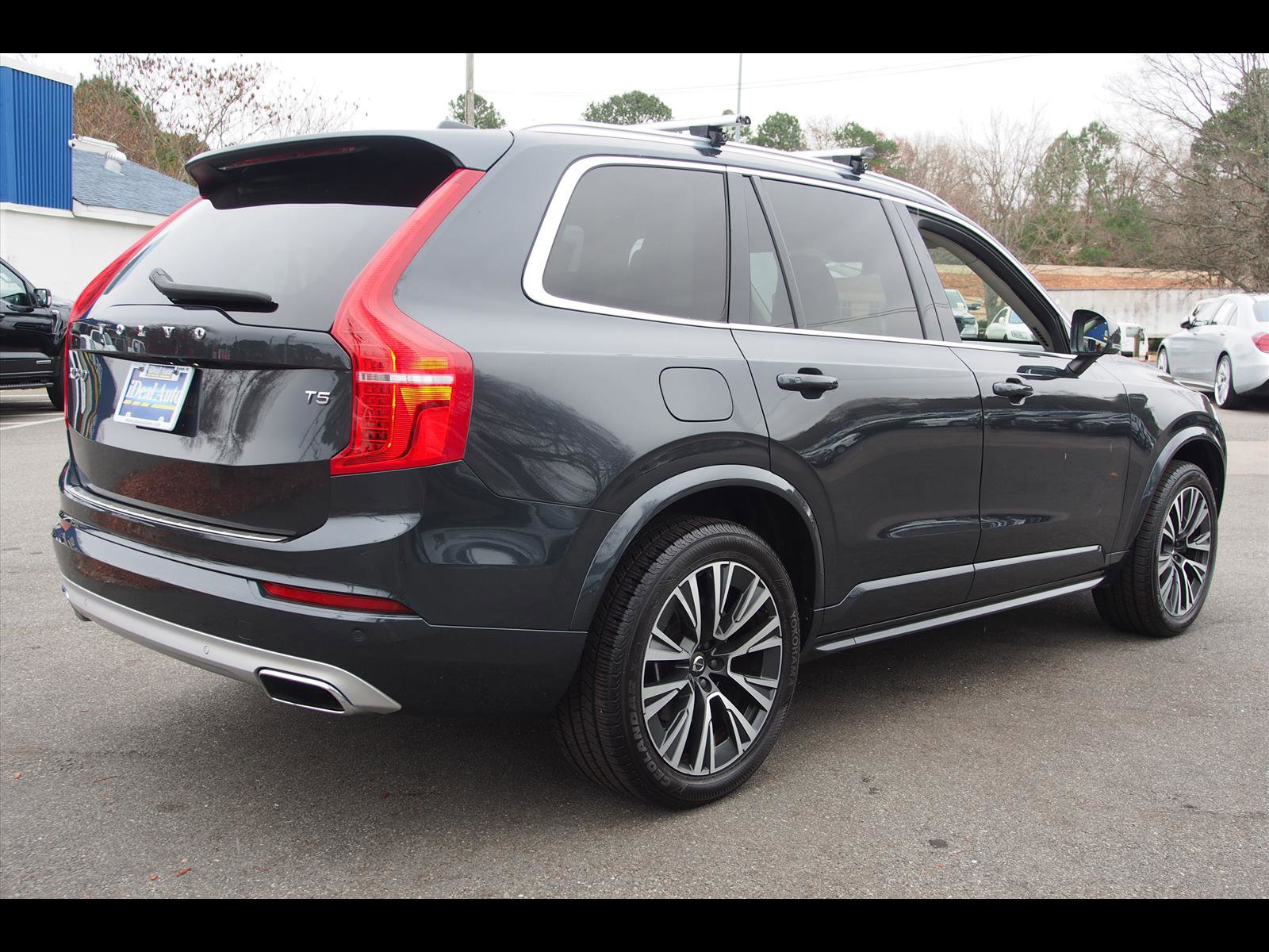 Used 2021 Volvo XC90 T5 Momentum w/ Climate Package image 5