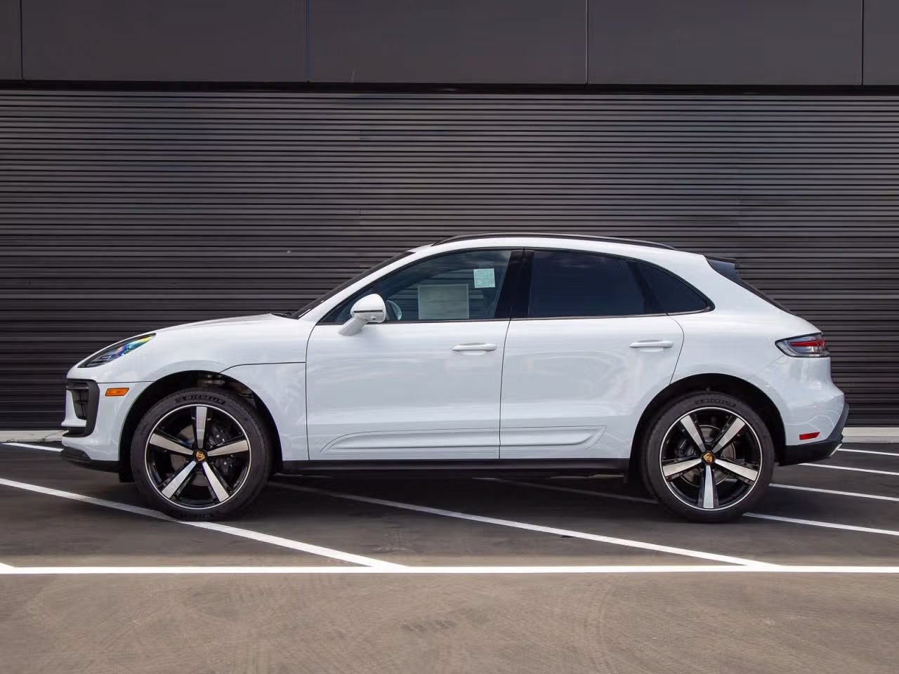 New 2026 Porsche Macan AWD/4WD image 2