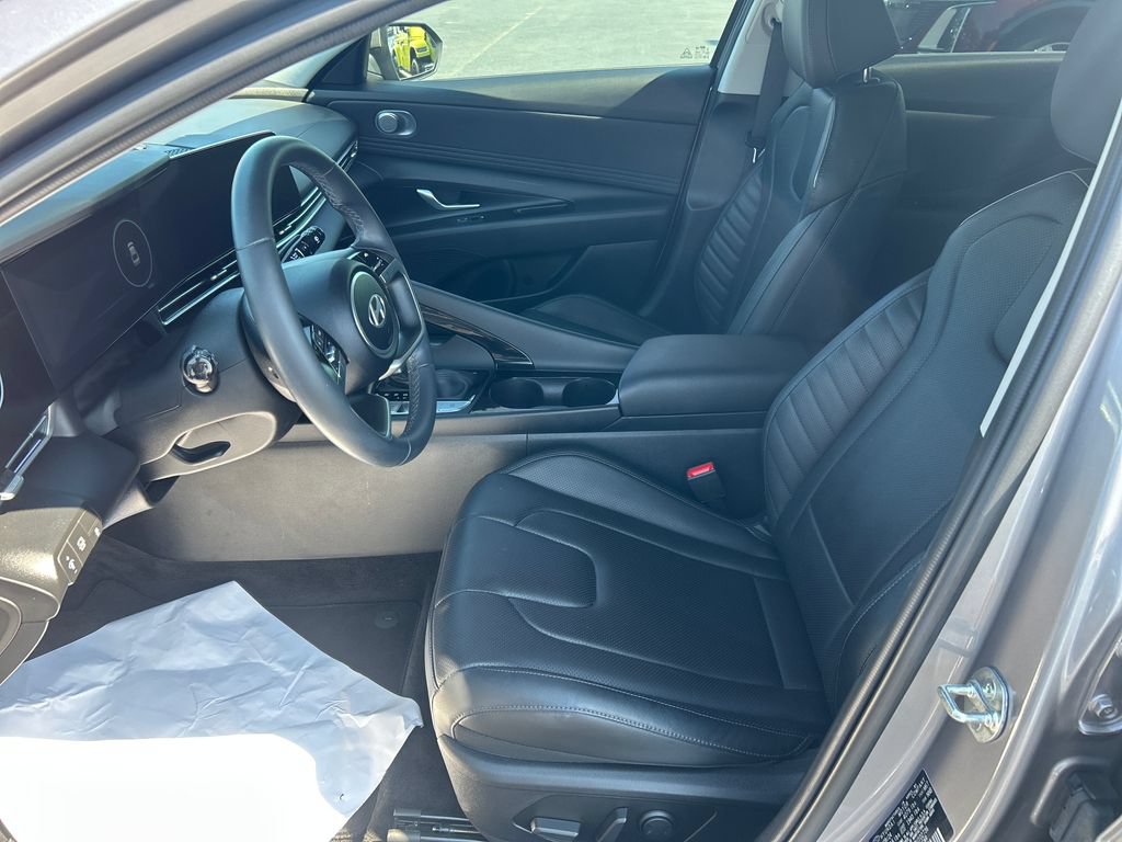 Used 2024 Hyundai Elantra Limited FWD image 13