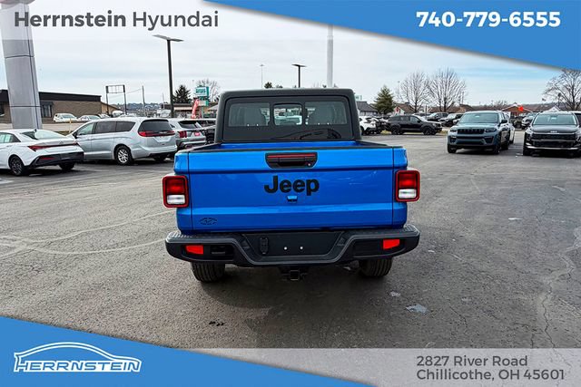 Used 2024 Jeep Gladiator Sport AWD/4WD image 39