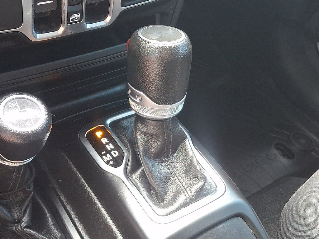 Used 2022 Jeep Wrangler Unlimited Sport AWD/4WD image 18