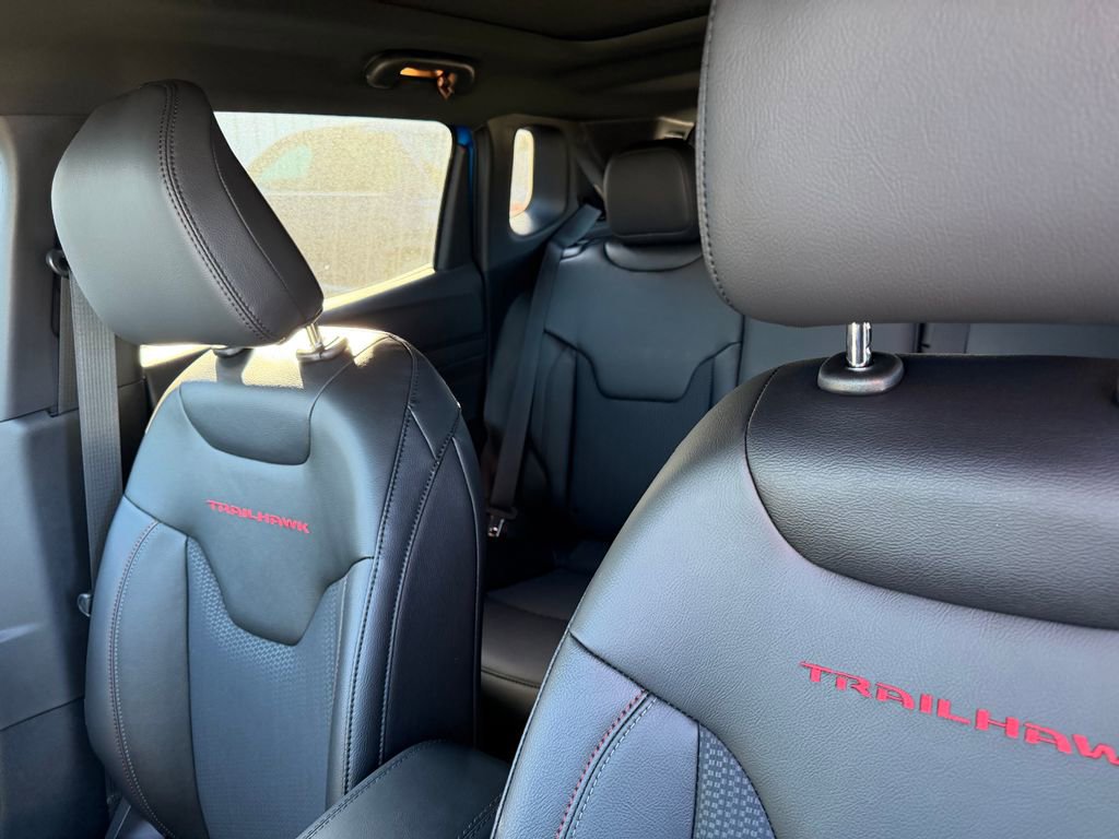 New 2026 Jeep Compass Trailhawk w/ Sun, Sound & Navigation Group image 16