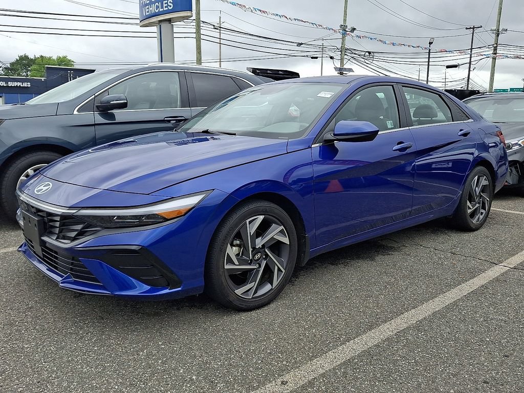 Used 2024 Hyundai Elantra SEL w/ Convenience Package FWD image 1