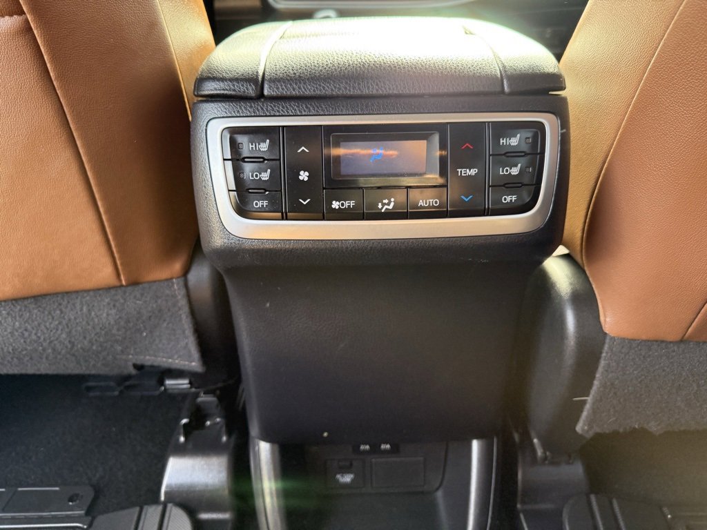 Used 2017 Toyota Highlander Limited Platinum image 24