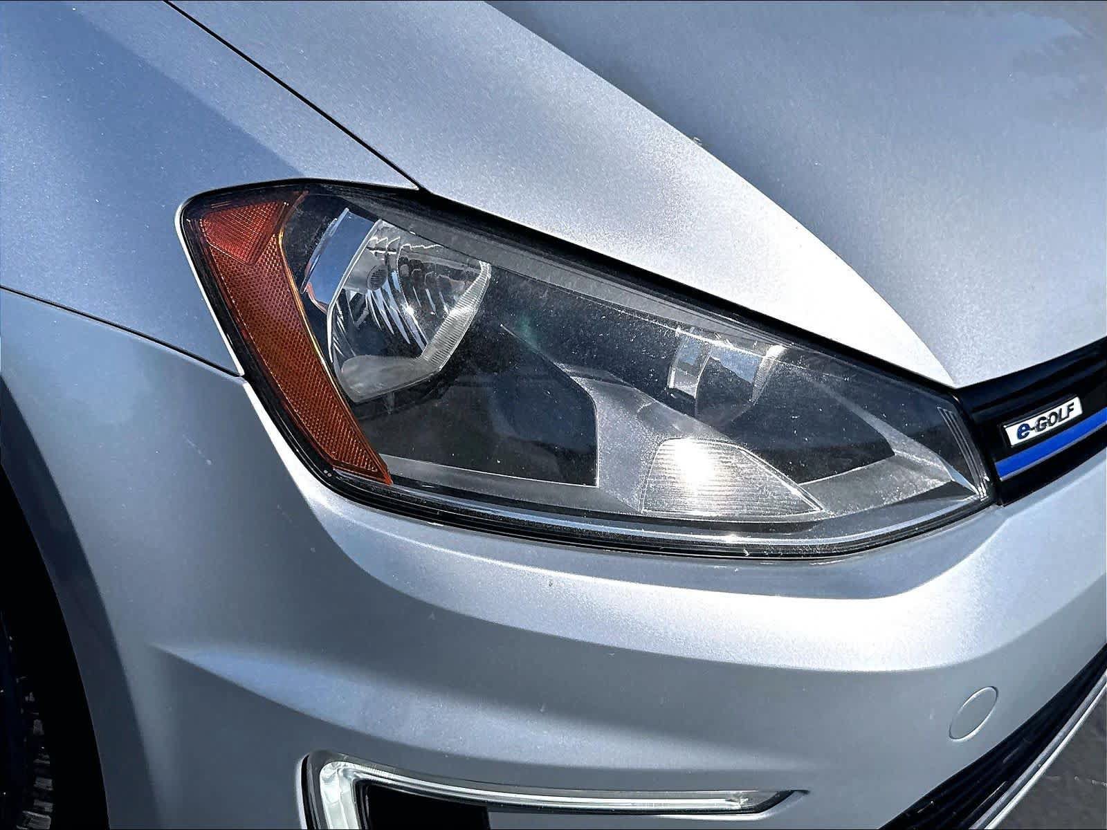 Used 2016 Volkswagen e-Golf SE w/ DC Fast Charging Package FWD image 32
