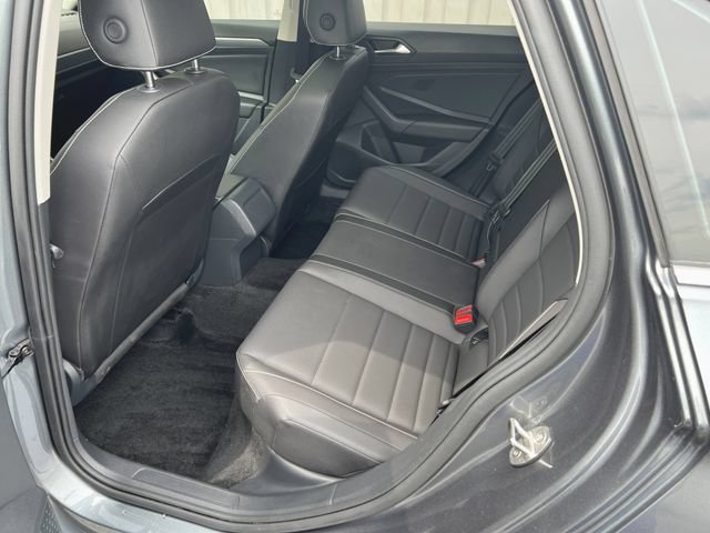 Used 2024 Volkswagen Jetta SE FWD image 11