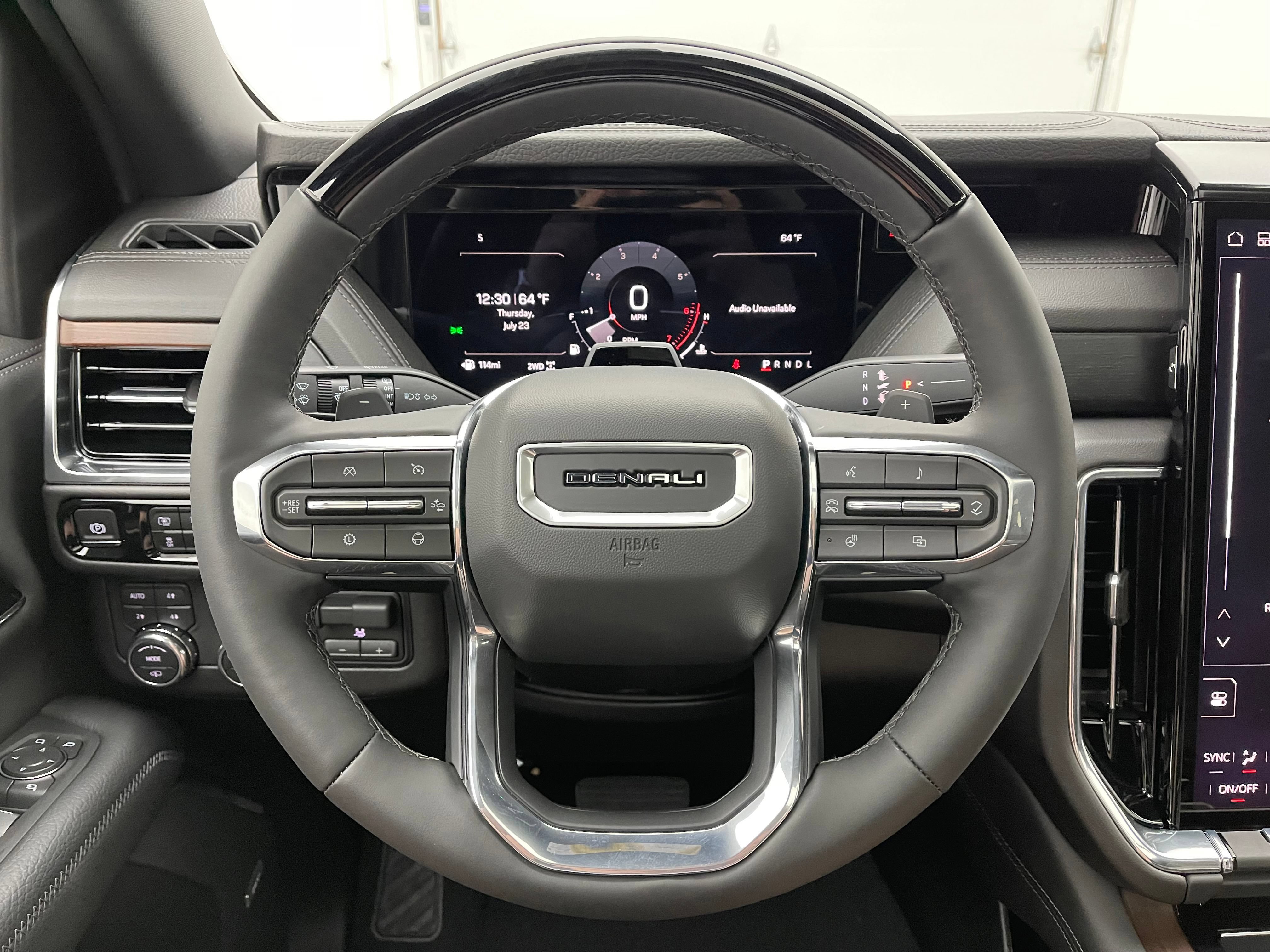 New 2026 GMC Yukon XL Denali w/ Denali Reserve Package AWD/4WD image 24