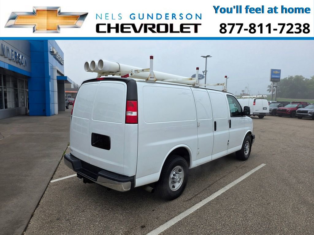 Used 2017 Chevrolet Express 3500 image 6