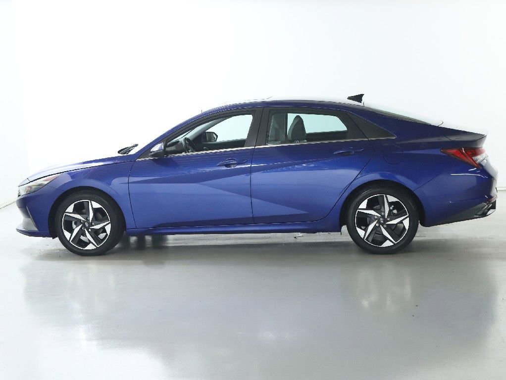 Used 2023 Hyundai Elantra Limited image 37