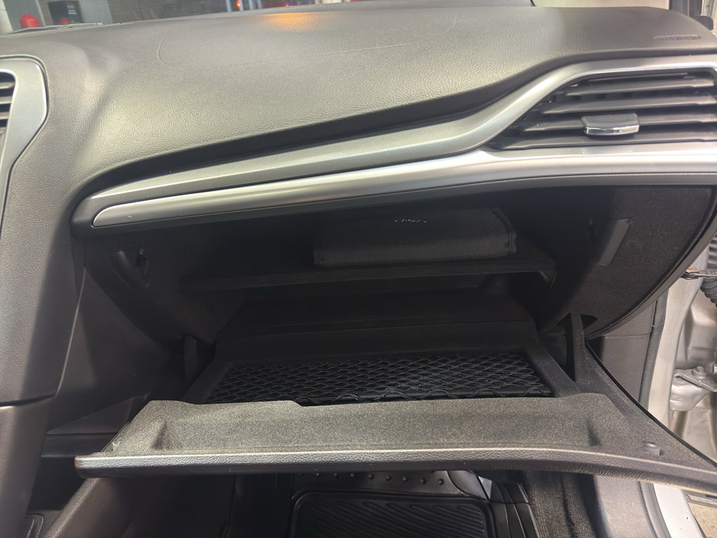 Used 2016 Ford Fusion Titanium FWD image 24