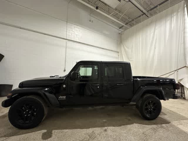 Used 2023 Jeep Gladiator Overland image 3