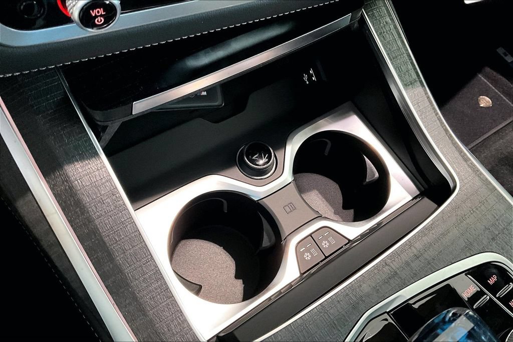 New 2026 BMW ALPINA XB7 AWD/4WD image 17
