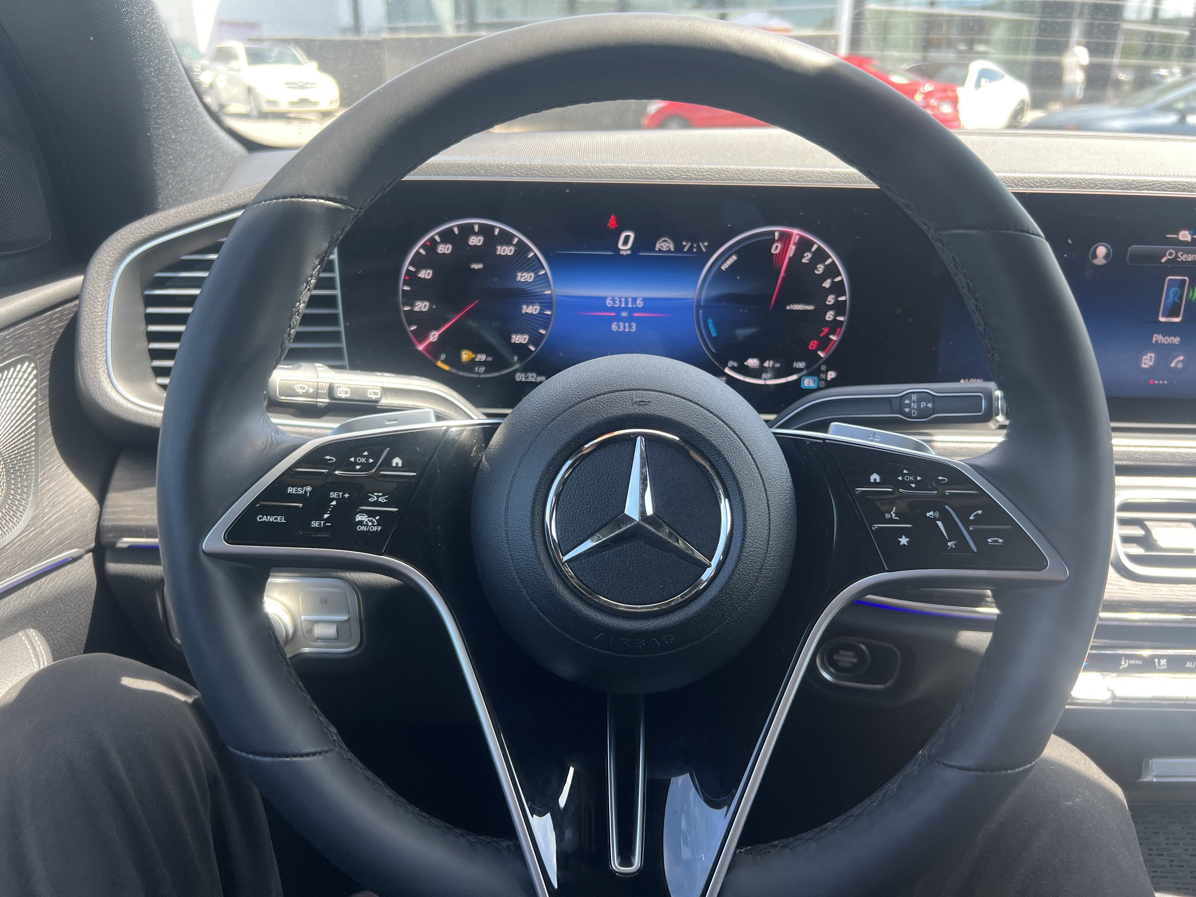 Certified 2025 Mercedes-Benz GLE 450e 4MATIC w/ Driver Assistance Package image 18