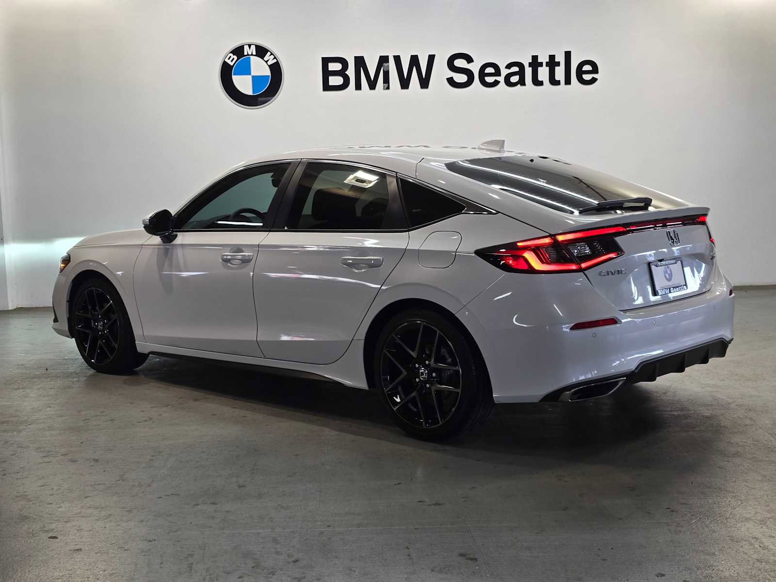 Used 2024 Honda Civic Sport Touring image 4