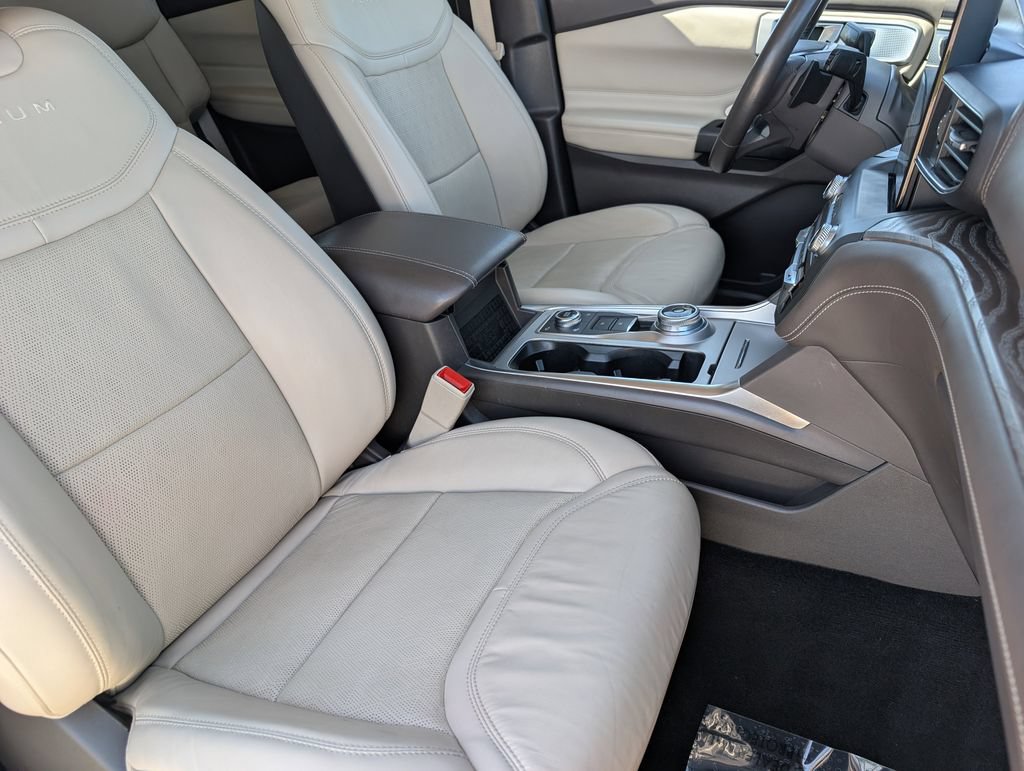 Used 2020 Ford Explorer Platinum w/ Premium Technology Package AWD/4WD image 24