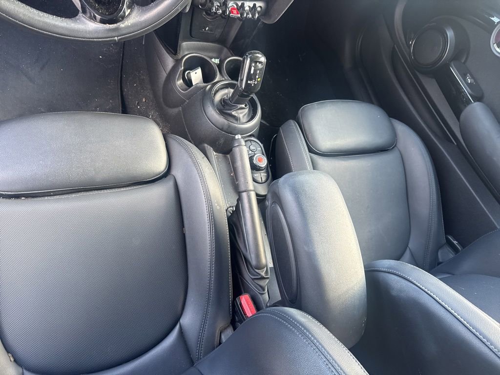 Used 2021 MINI Cooper 2-Door Hardtop FWD image 15