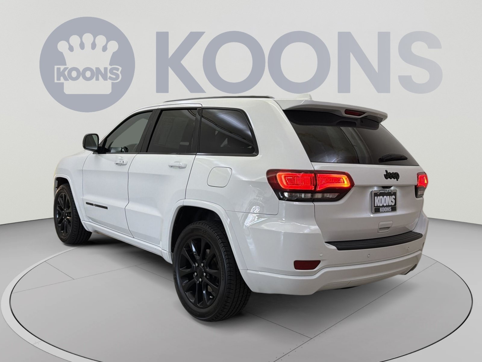 Used 2020 Jeep Grand Cherokee Altitude RWD image 8