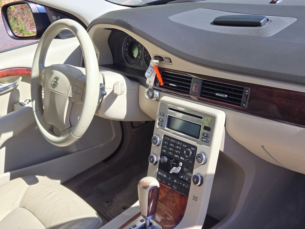 Used 2008 Volvo XC70 3.2 image 6