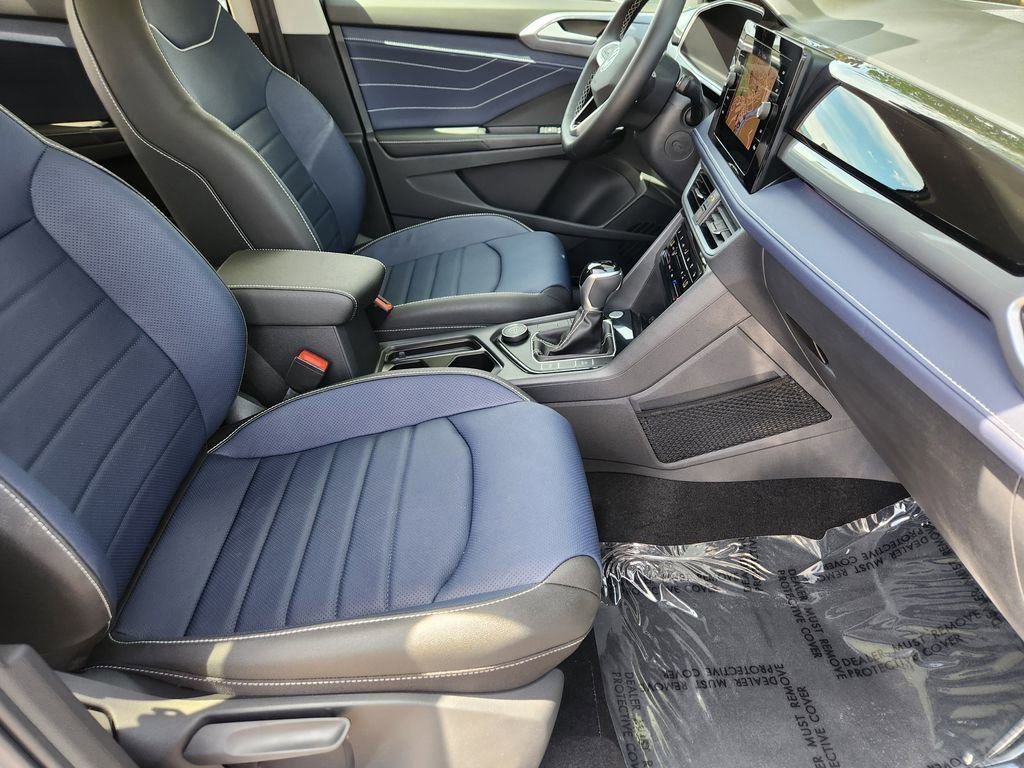 New 2025 Volkswagen Taos SEL image 18