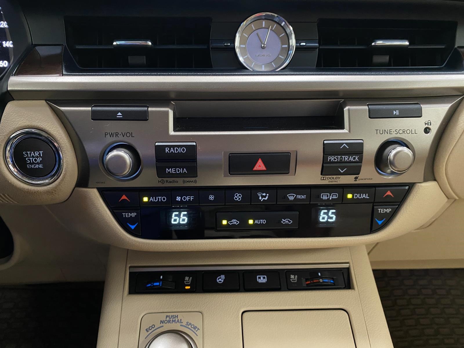 Used 2014 Lexus ES 350 w/ Luxury Package FWD image 25