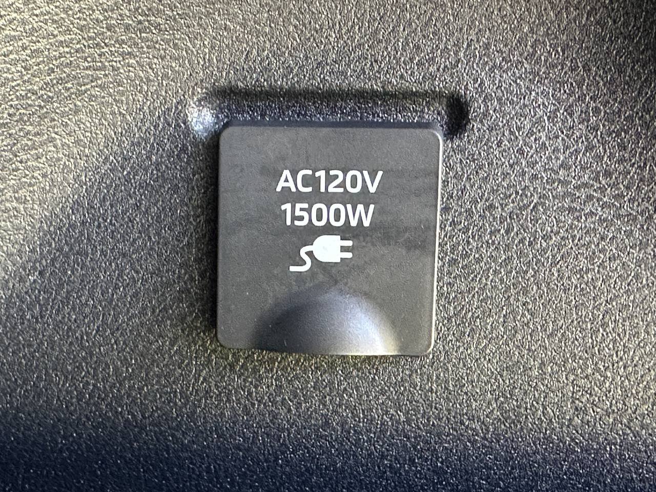 Used 2025 Toyota Sienna Platinum AWD/4WD image 31