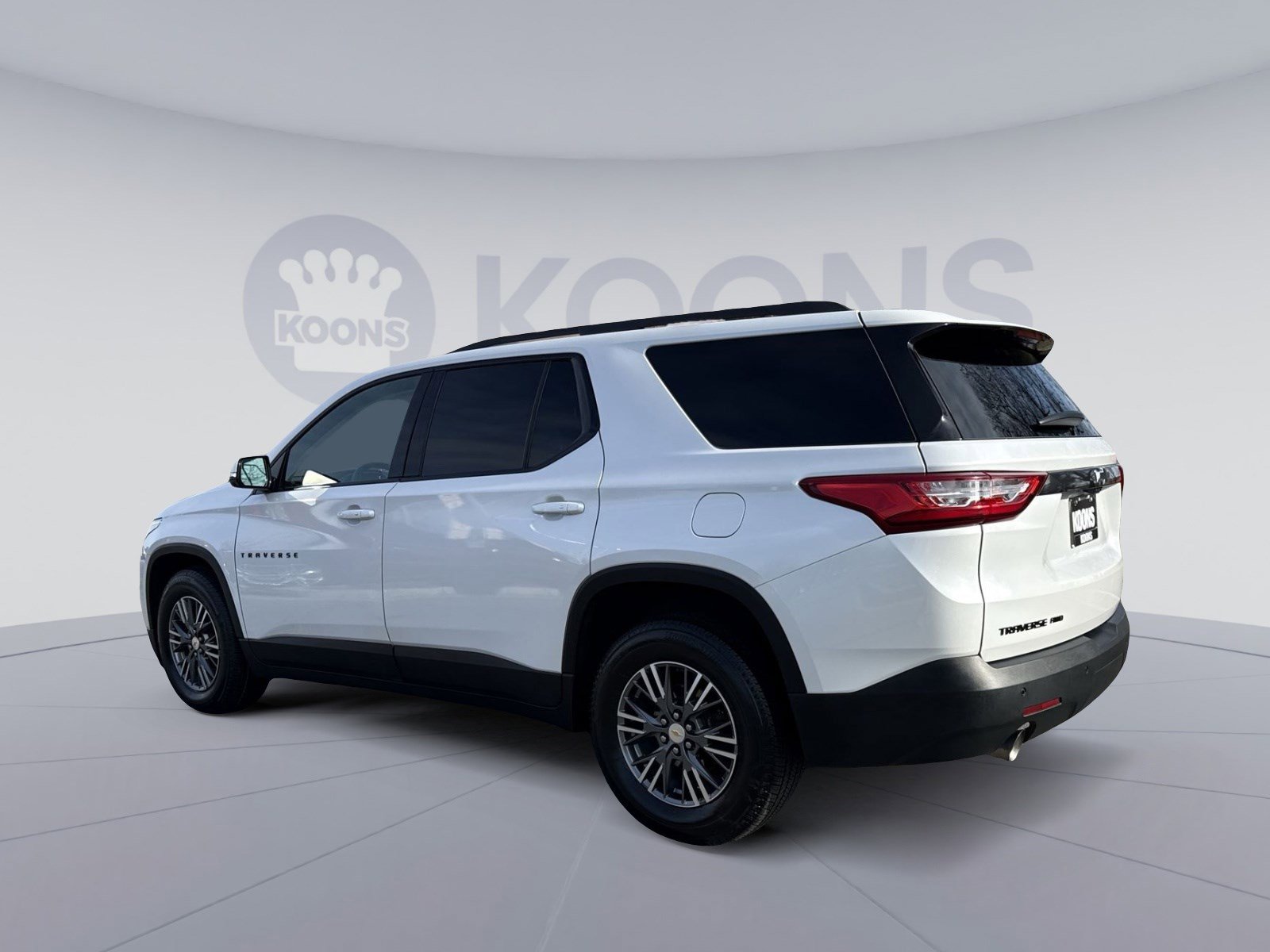 Used 2019 Chevrolet Traverse LT w/ LT Premium Package image 4