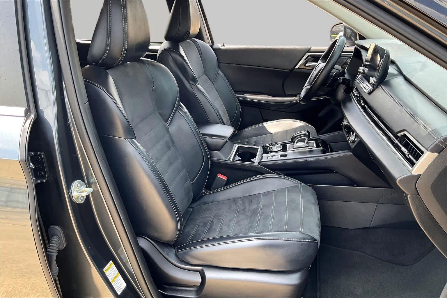 Used 2024 Mitsubishi Outlander SE AWD/4WD image 9