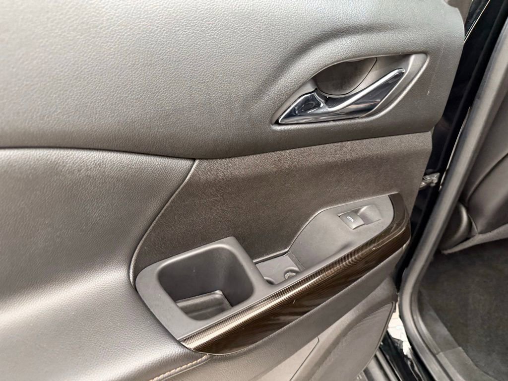 Used 2021 GMC Acadia AT4 w/ GMC Pro Grade Package image 17