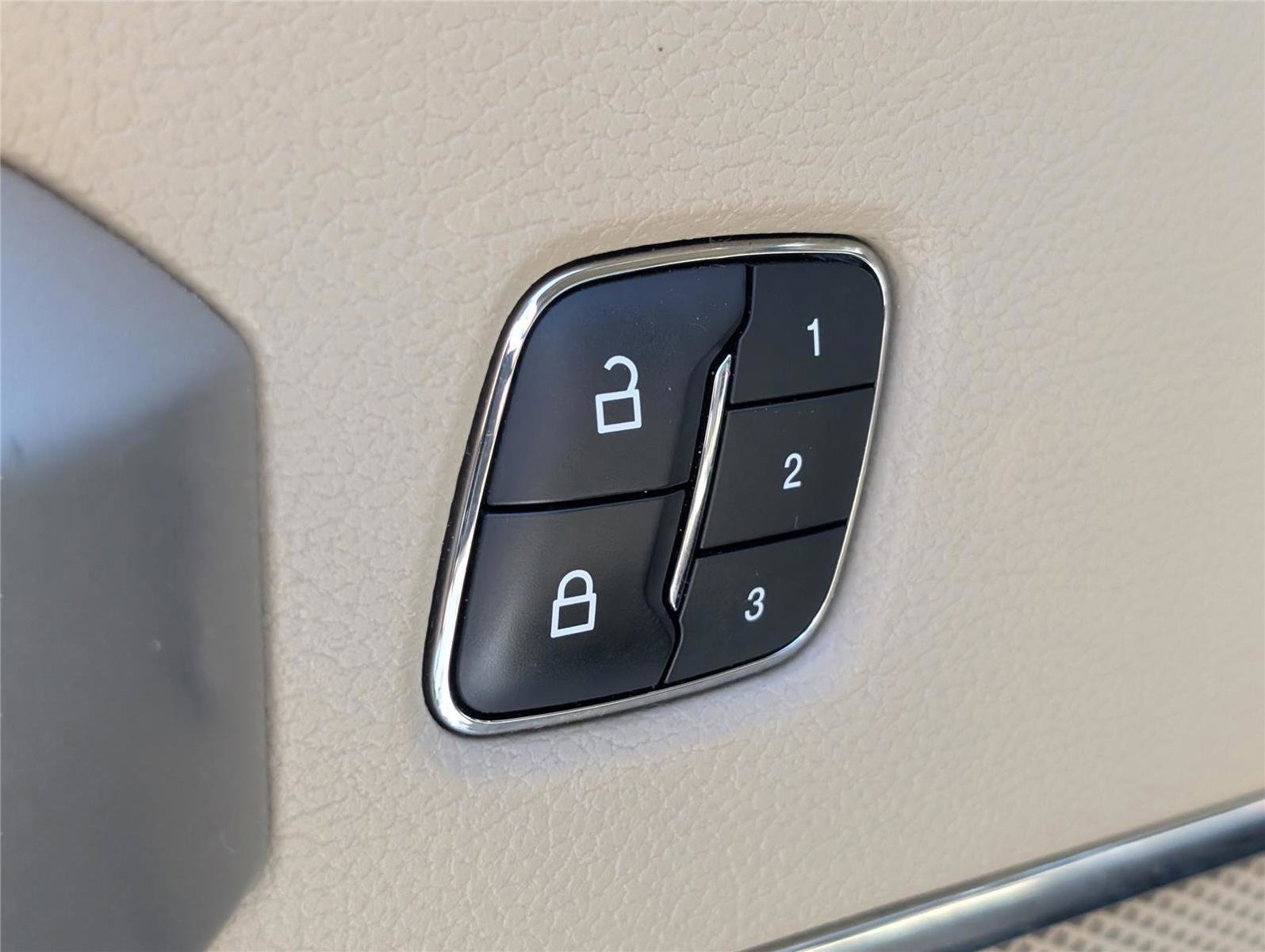 Used 2020 Ford F150 Lariat w/ Equipment Group 502A Luxury image 16