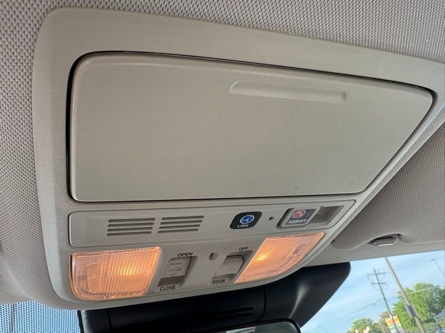 Used 2018 Honda Accord Touring image 12