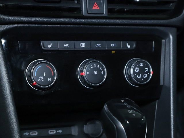 Used 2023 Volkswagen Taos SE w/ Panoramic Sunroof Package FWD image 28
