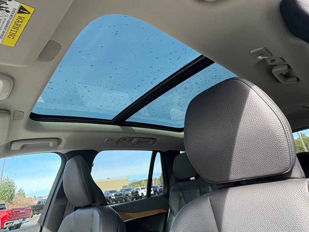 Used 2023 Volvo XC90 B6 Plus w/ Protection Package Premier image 10