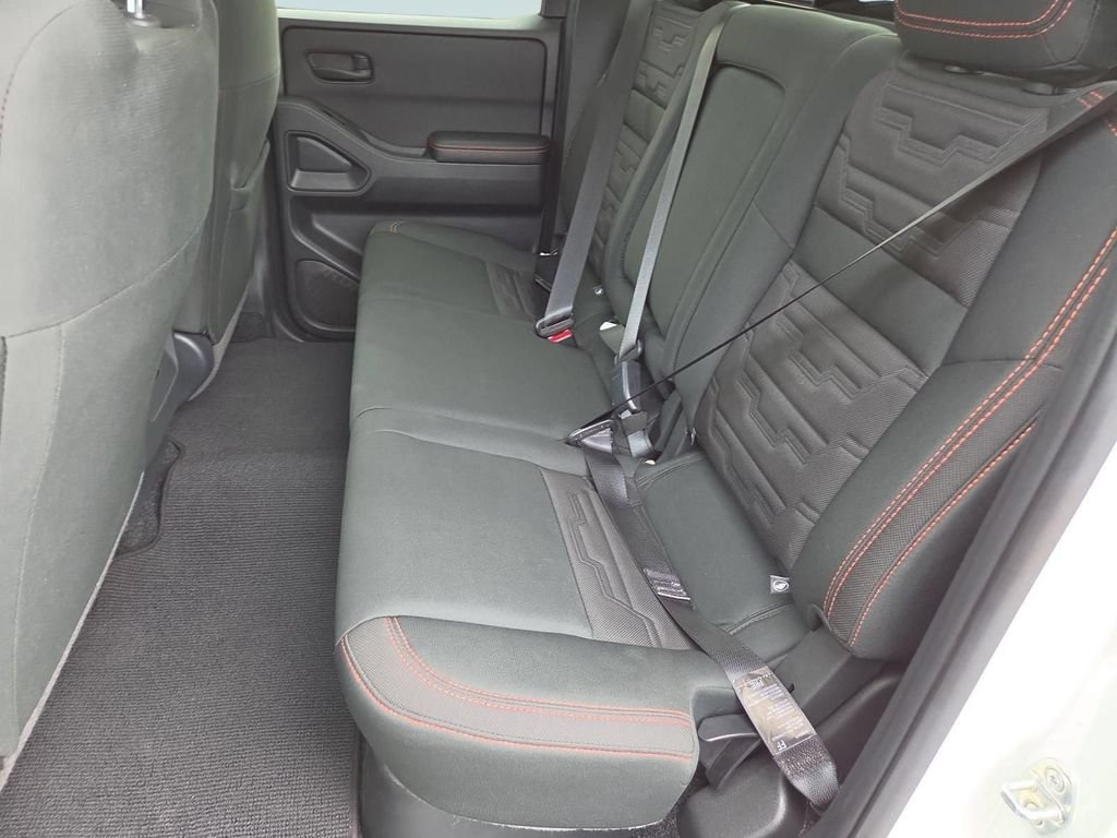 Used 2026 Nissan Frontier PRO-4X AWD/4WD image 27
