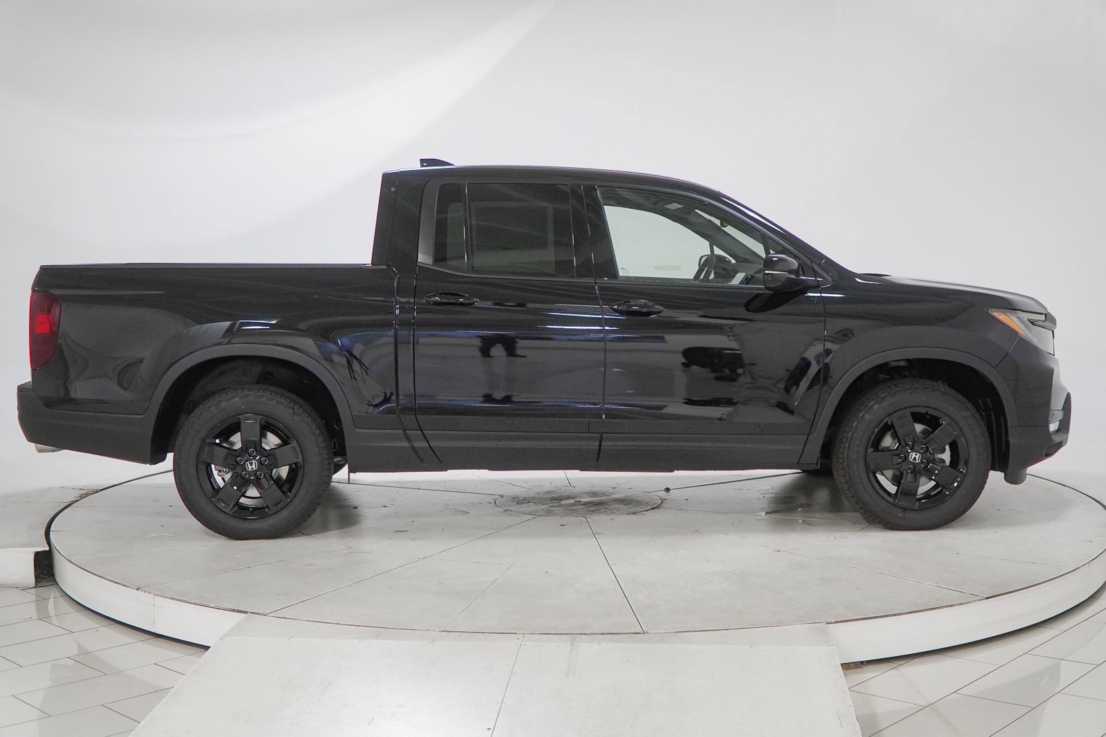 New 2026 Honda Ridgeline Black Edition image 16