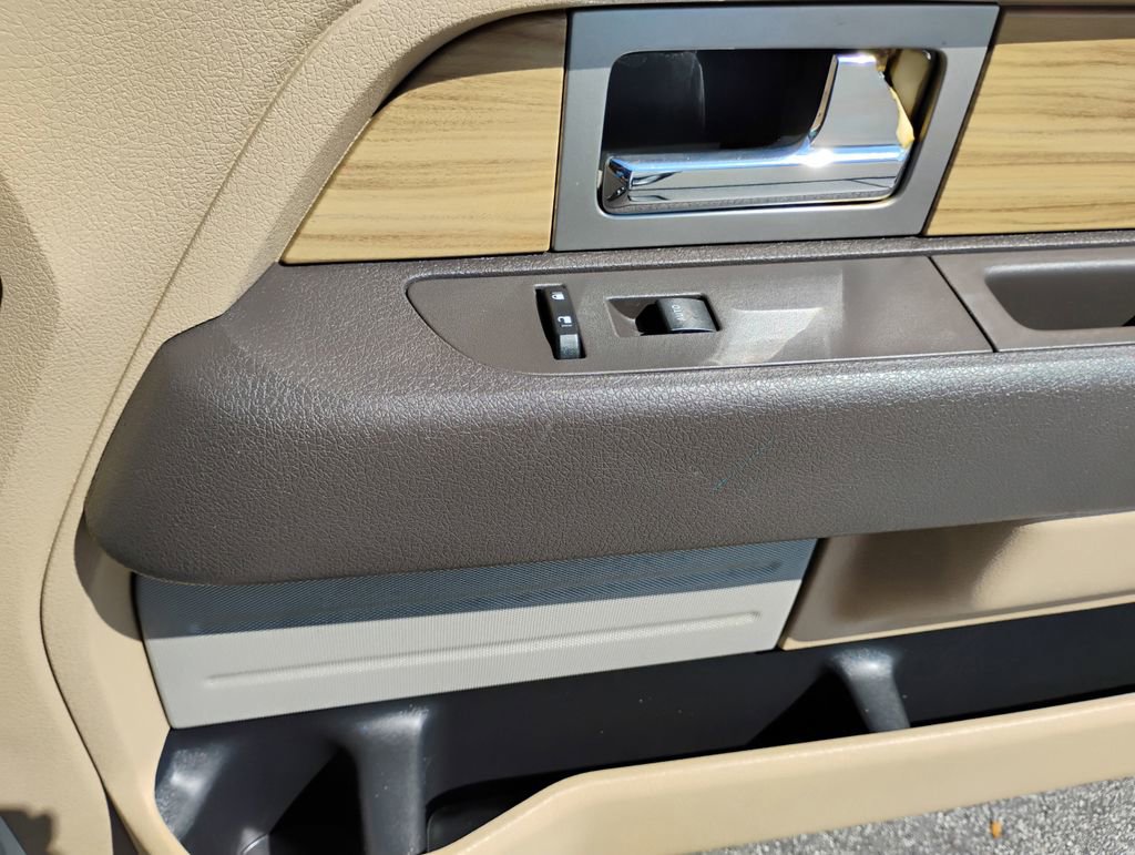 Used 2011 Ford F150 Lariat w/ Lariat Plus Pkg image 17