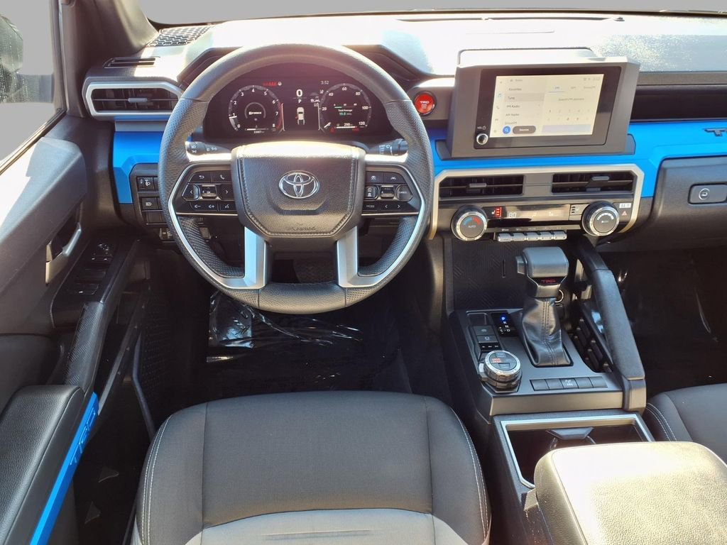 Used 2025 Toyota Tacoma TRD Off-Road image 4