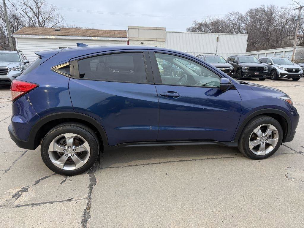 Used 2017 Honda HR-V EX image 7