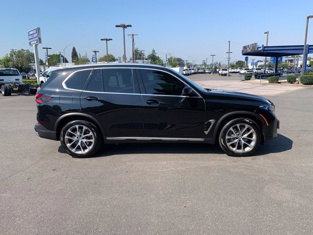 Used 2024 BMW X5 xDrive40i w/ Premium Package AWD/4WD image 9