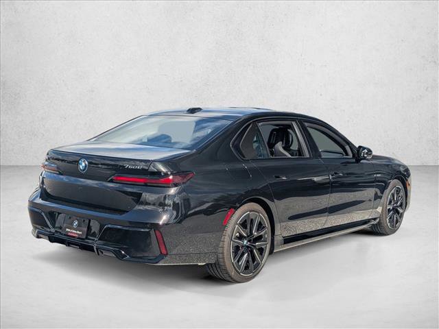 New 2026 BMW 750e xDrive image 2