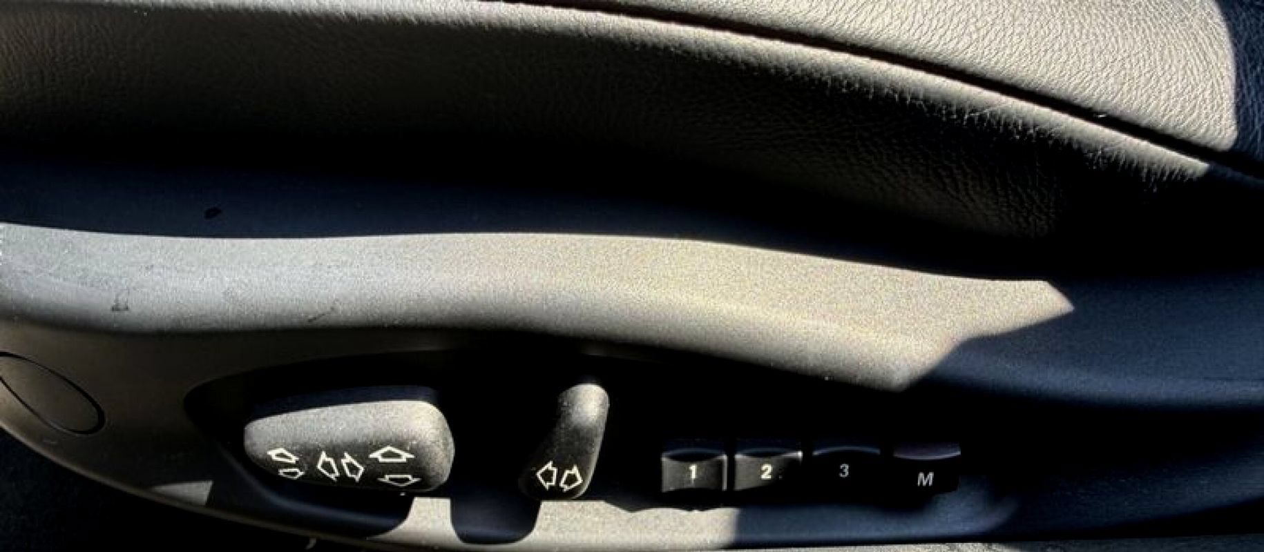Used 2004 BMW Z4 2.5i RWD image 18