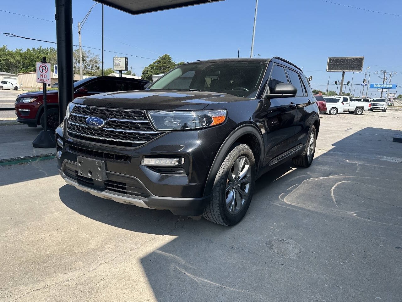 Used 2020 Ford Explorer XLT w/ Equipment Group 202A RWD image 4