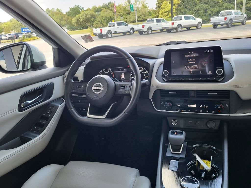 Used 2023 Nissan Rogue SV w/ SV Premium B Package image 17