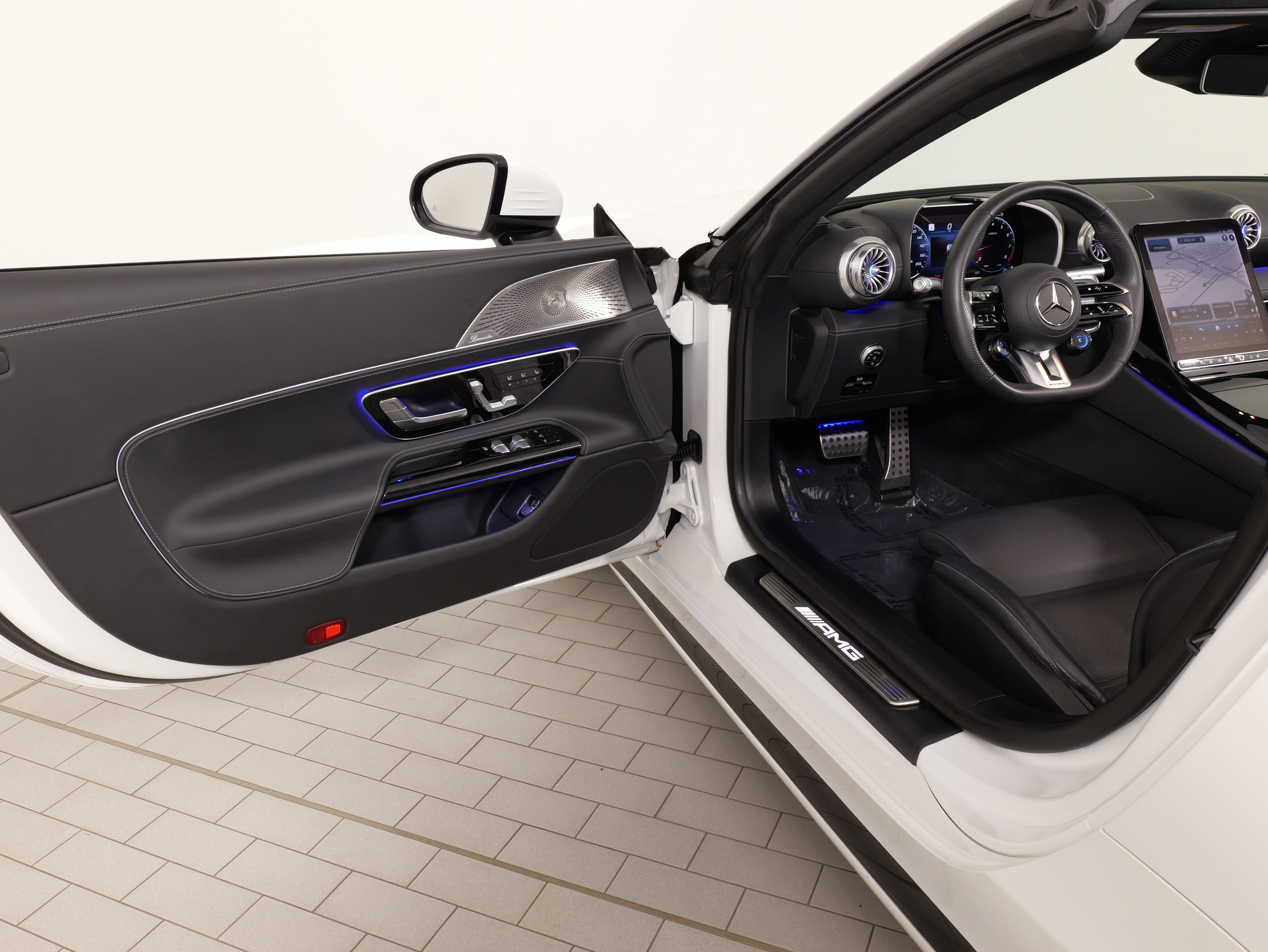 Used 2023 Mercedes-Benz SL 43 AMG image 28