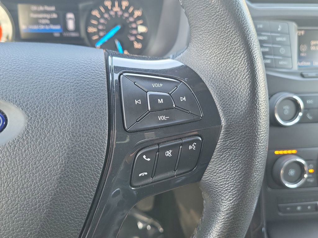 Used 2018 Ford Explorer XLT image 25